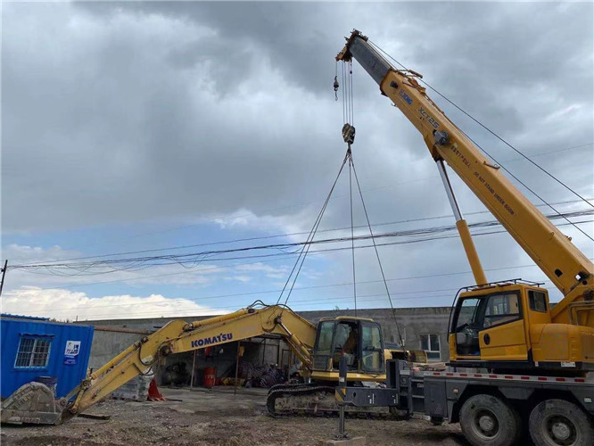 尧都区25吨吊车的工作半径是多少？